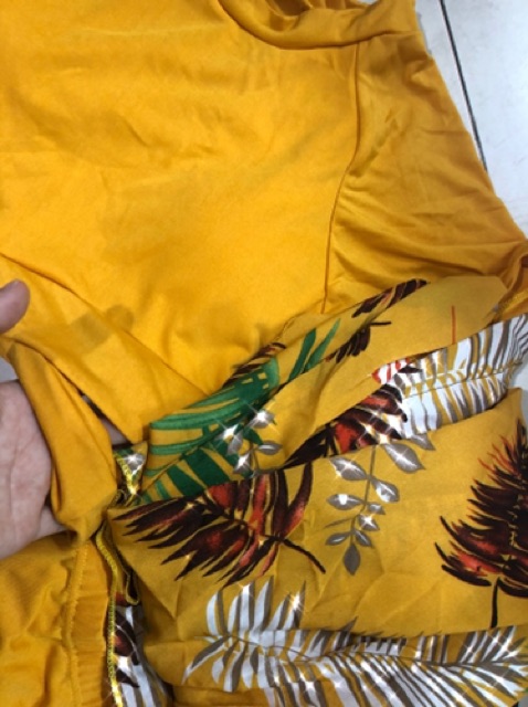 Áo tắm đi biển , đồ bơi kèm khăn Chất liệu thun co giãn 4 chiều