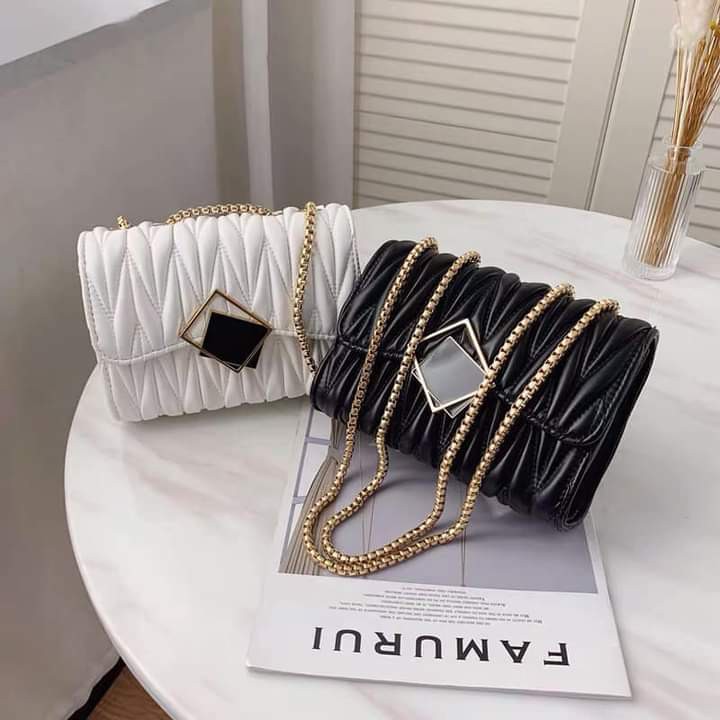 TÚI ĐEO CHÉO KHÓA Ô VUÔNG ĐỘC ĐÁO, MÀU SẮC NỔI BẬT CÁ TÍNH HQ162