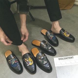 Sục Gucci nam thêu hình đầu thú