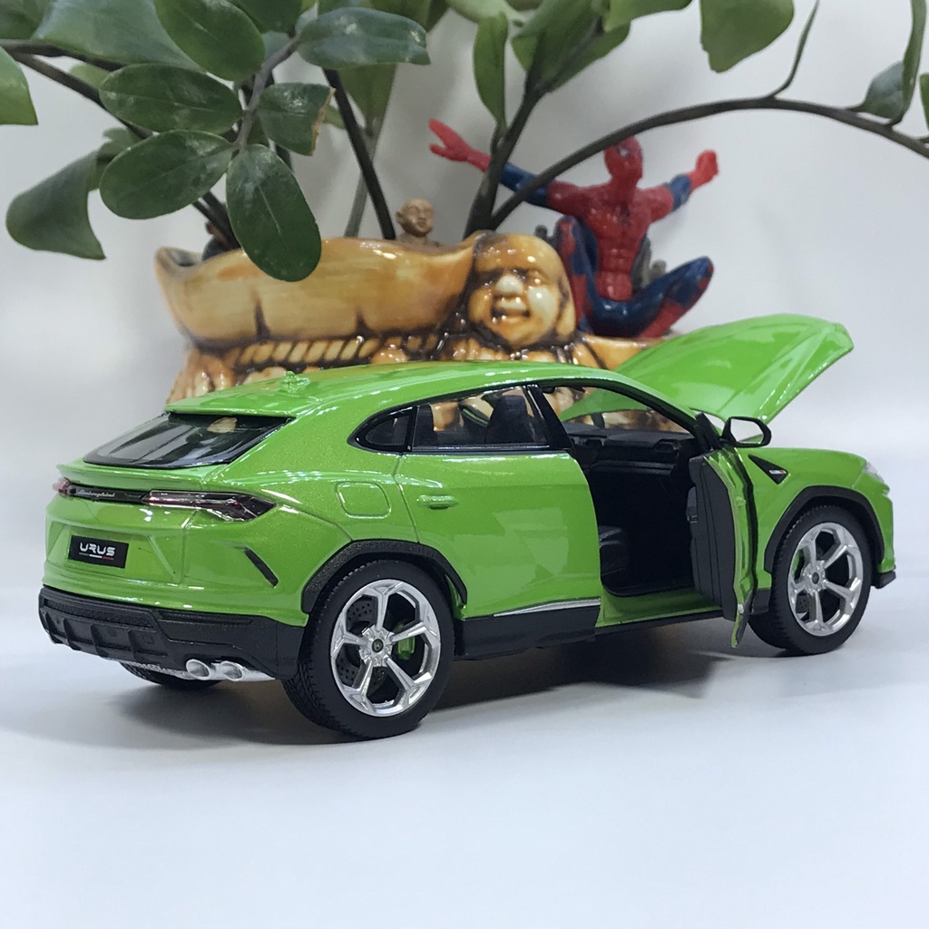 Mô hình xe ô tô Lamborghini Urus tỷ lệ 1:24 mẫu SUV nhanh nhất thế giới