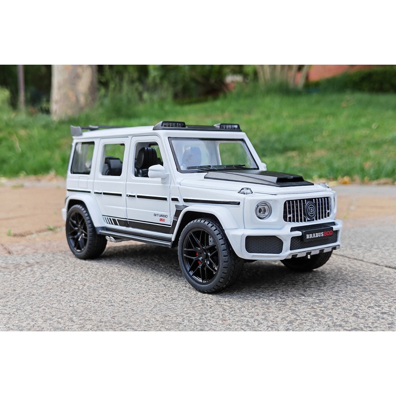 Xe mô hình Mercedes-Benz G800 Brabus tỉ lệ 1:22
