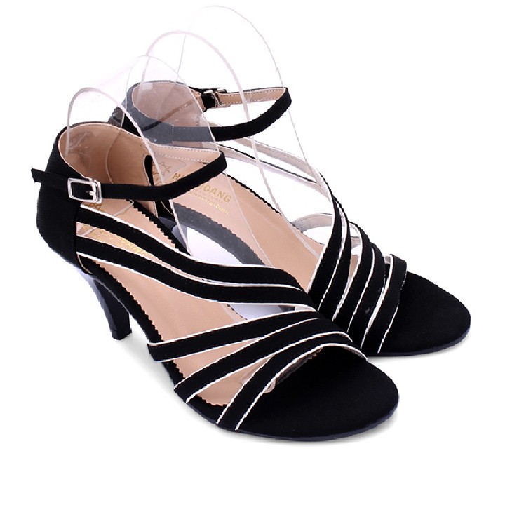 Giày sandal nữ Huy Hoàng màu đen-HP7061