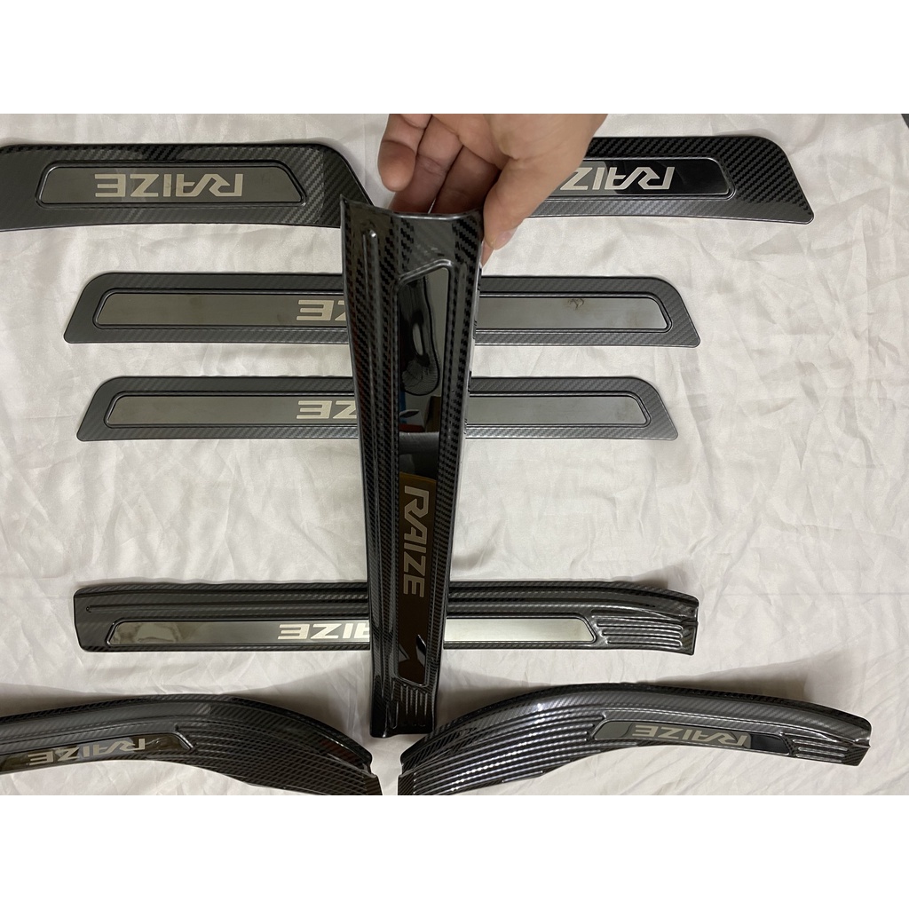 Ốp Bậc Cửa Cho Xe Toyota Raize 2021 2022 Carbon