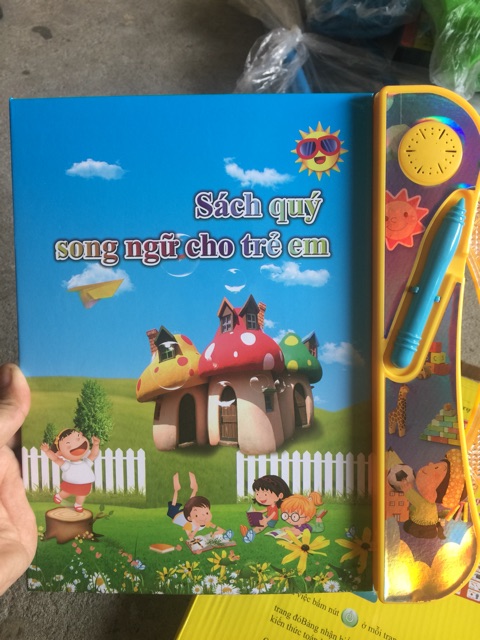 Sách học thông minh song ngữ cho bé
