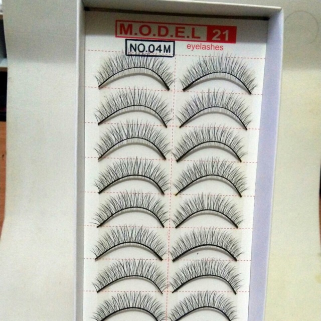 Mi giả model 04M  siêu tự nhiên