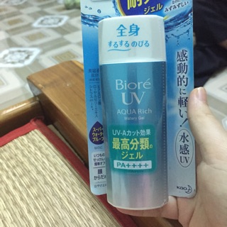 Kem chống nắng biore uv Aqua rich