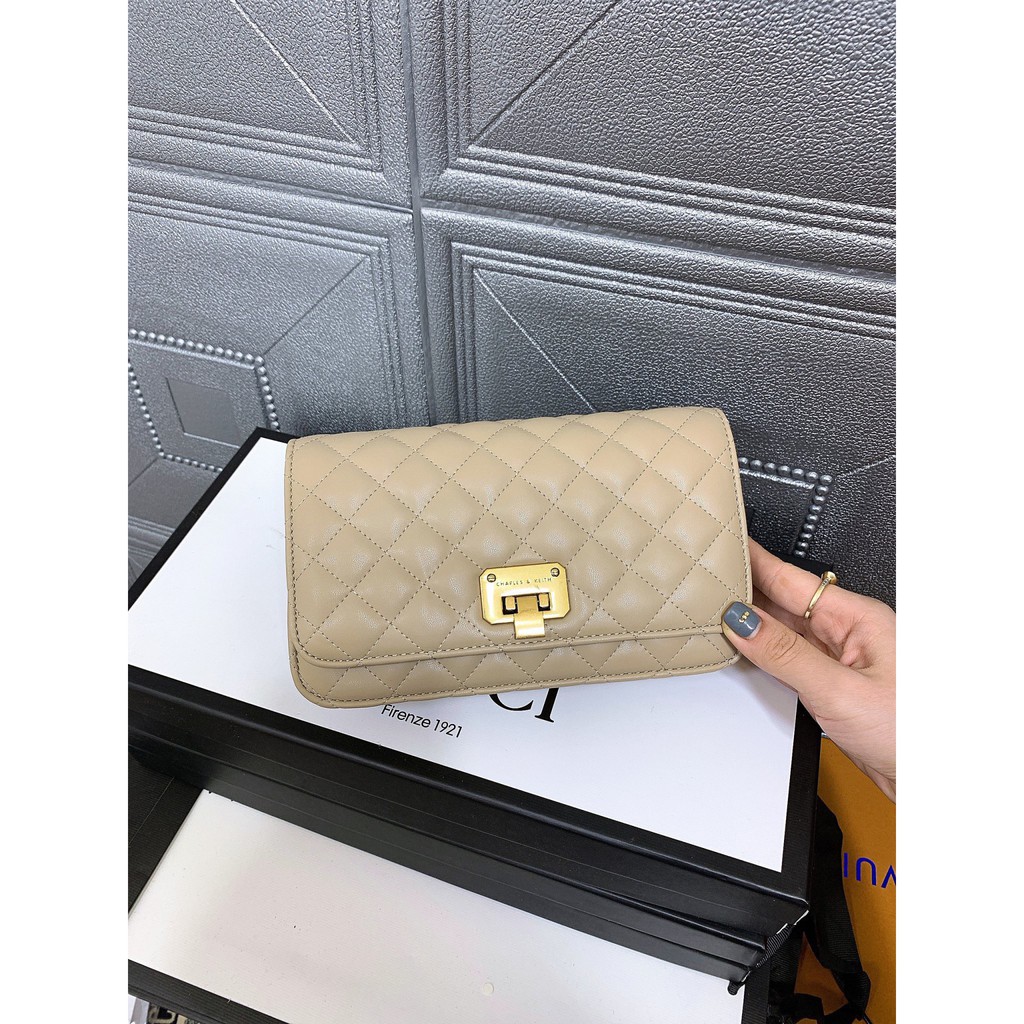[Mã FAMAYWA2 giảm 10K đơn 50K] Túi CNK trám auth tuồn size 20 khóa vàng | BigBuy360 - bigbuy360.vn