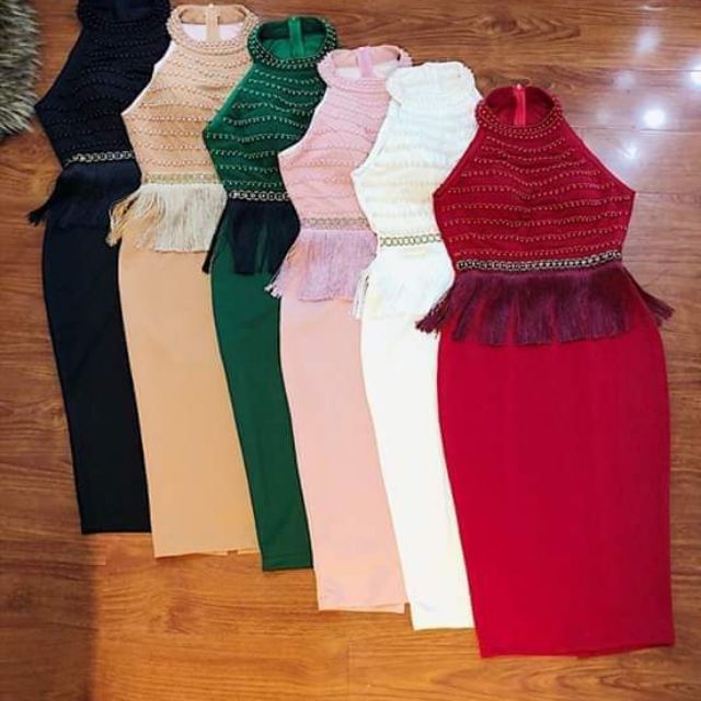 Đầm cổ yếm tua rua