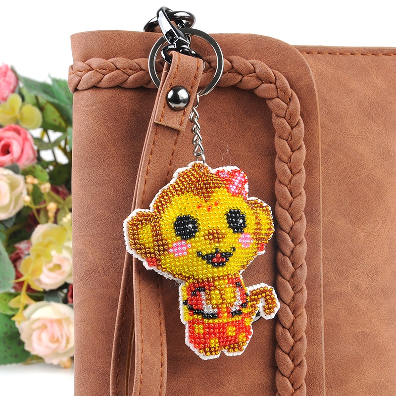 Móc khóa thêu chữ thập, đính hạt cườm mẫu cực cute, cực yêu, mẫu mới về – chưa thêu