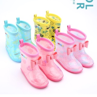 Ủng đi mưa cho bé 