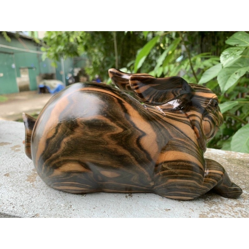 Tượng con thỏ gỗ mun