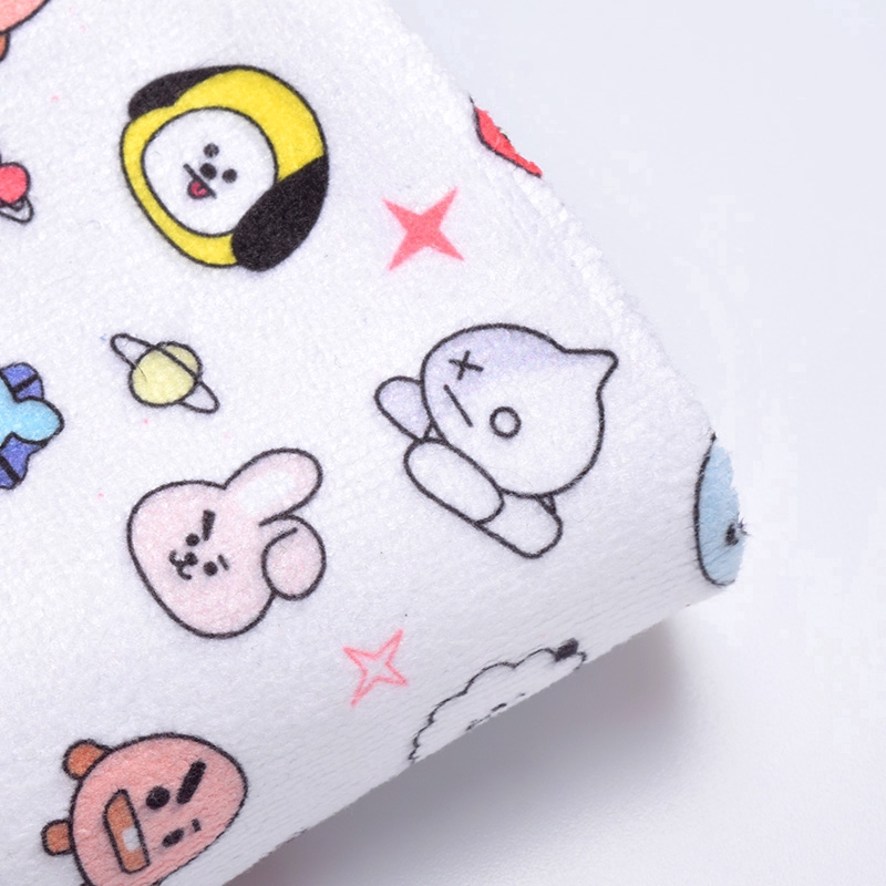 Khăn tắm chất liệu cotton thấm hút tốt in họa tiết BTS