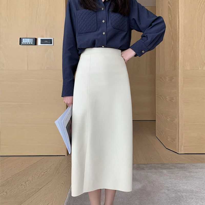 Chân váy da dài qua gối xẻ tà siêu trẻ trung | BigBuy360 - bigbuy360.vn