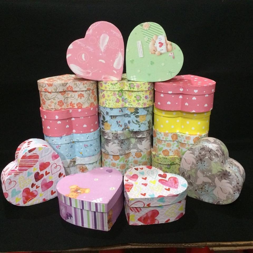 Hộp đựng quà hình tim đủ size : 15-20-25-35-40-50k