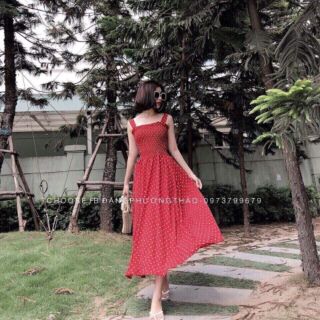 Váy maxi hai dây chấm bi đi biển