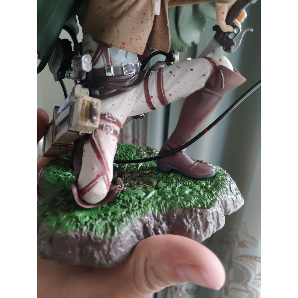 Tượng Mô hình figure nhân vật Levi Ackerman trong attack on titan đại chiến người khổng lồ anime Shingeki No Kyojin fig