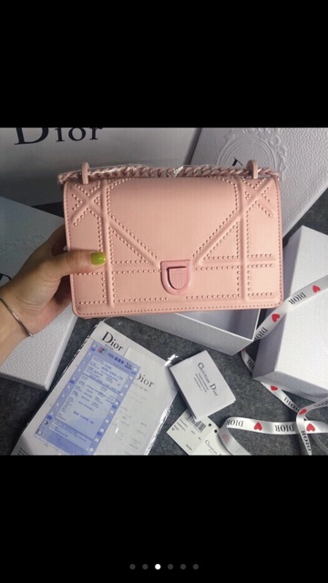 Túi Dior da mịn vỡ hộp còn ít giá sale