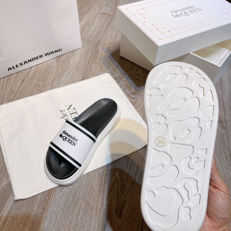 Dép mqueen quai ngang đế dẻo fullbox