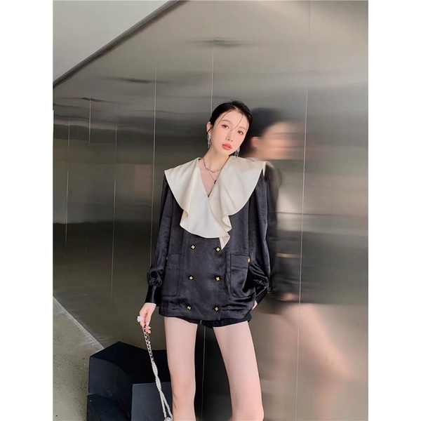 Đầm vest cổ bèo nút kim loại vàng