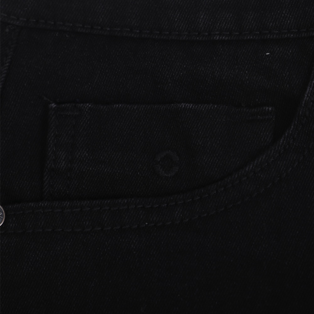 OWEN - Quần short Slim Fit màu Đen - SJ221417