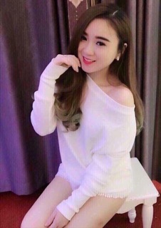 Áo thun lệch vai