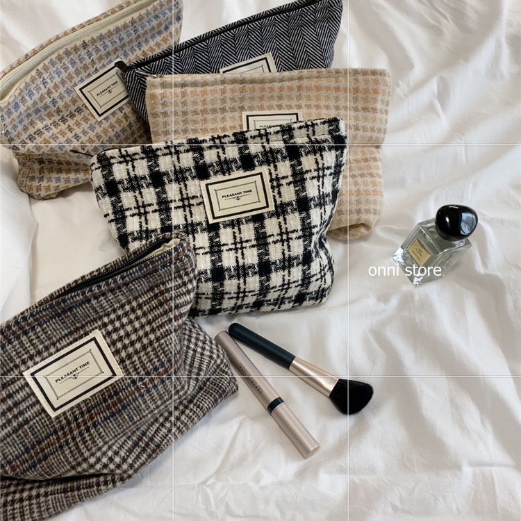 Túi đựng mỹ phẩm/ son môi bằng len thời trang thiết kế tiện dụng | BigBuy360 - bigbuy360.vn