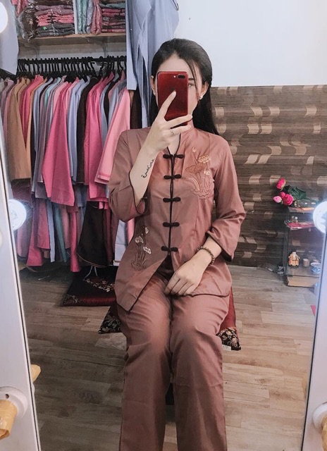 Thời trang nữ đi chùa _đồ đi chùa _ áo lam cổ tàu nữ thêu sen