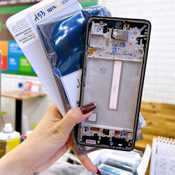 Màn hình Samsung A53 / SM-A536 nguyên khung zin amoled có nhiều màu.