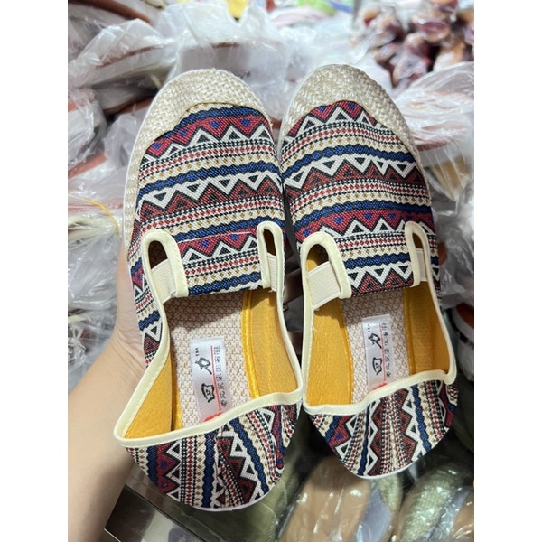Giày thổ cẩm boho vintage