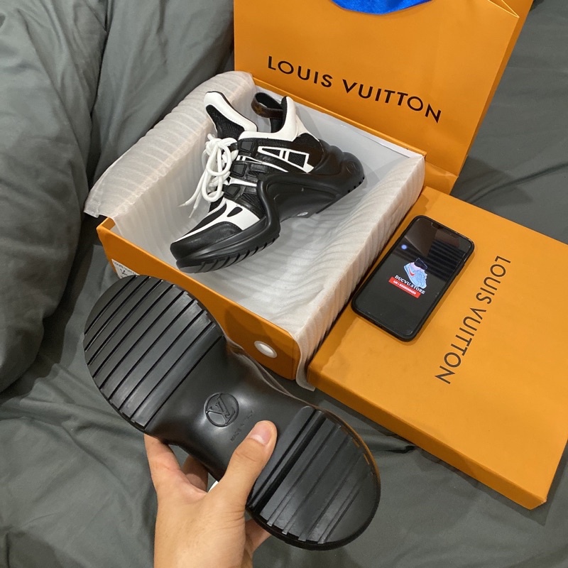 GIÀY LV BLACK WHITE LAI AU SC