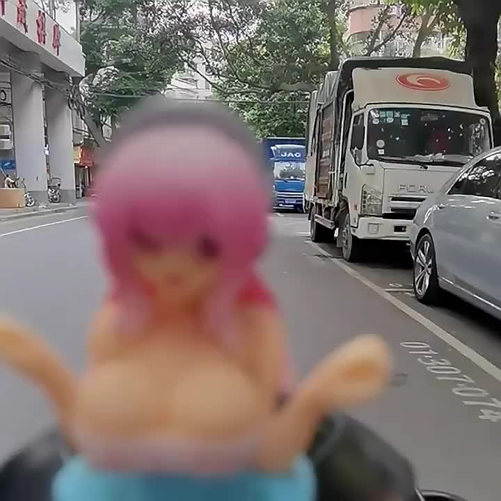 Búp Bê Anime Lắc Ngực Gợi Cảm