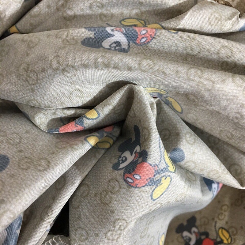 Quần short ống rộng in hoạ tiết mickey thương hiệu Gucci GG cao cấp