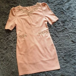Đầm thanh lý, còn hình đầu tiên