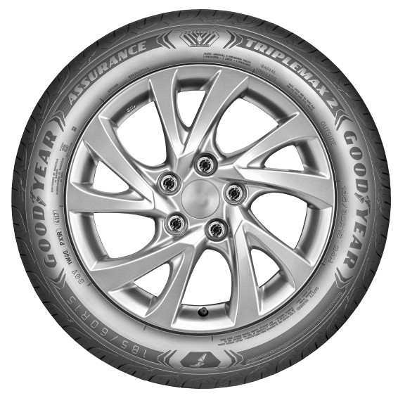 Lốp xe Goodyear 215/55R17 Triplemax 2