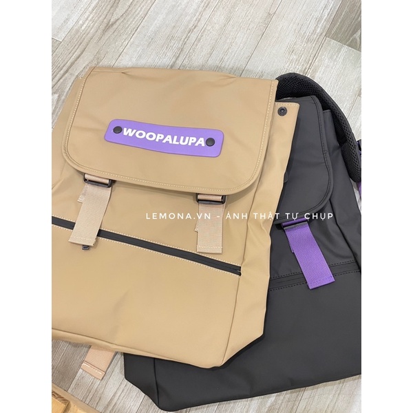 Balo Woo Unisex Quai Cài Khuy Hai Bên Chống Nước Dày Dặn, Balo Đi Học Nam Nữ Tag Da Cá Tính