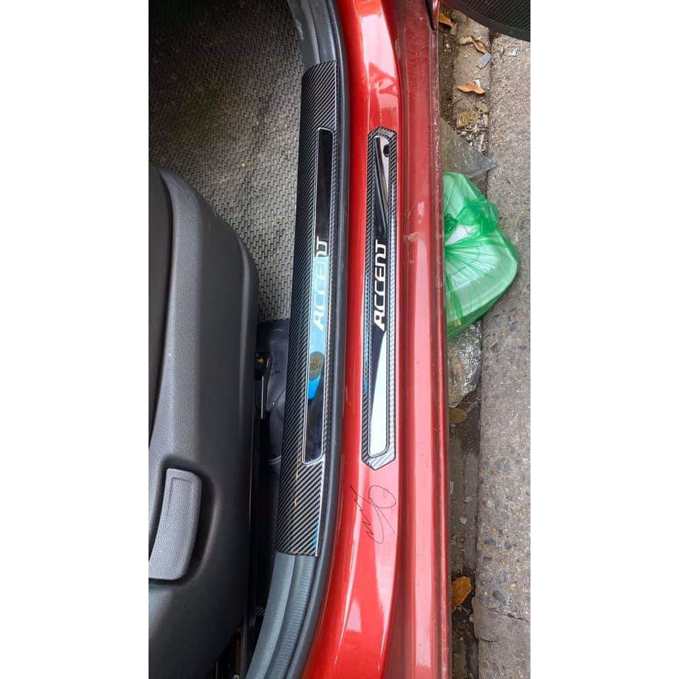 Ốp Bậc Cửa Xe Hyundai Accent 2018 2019 2020 2021 Mẫu CARBON