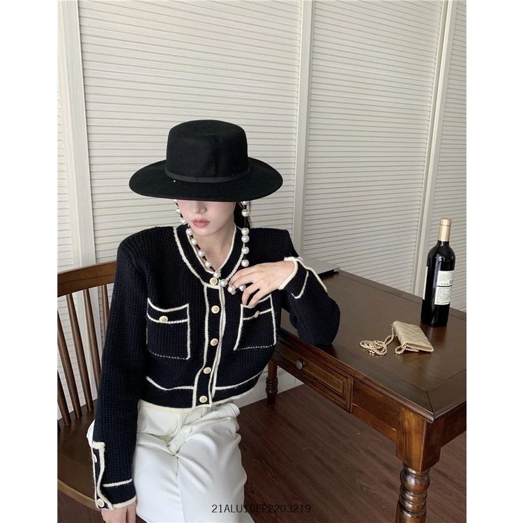 Áo len nữ tay dài gài nút khuy viền kiểu dáng ulzzang Hàn Quốc Fmstyle Saigon 21ALU11A961004 | BigBuy360 - bigbuy360.vn