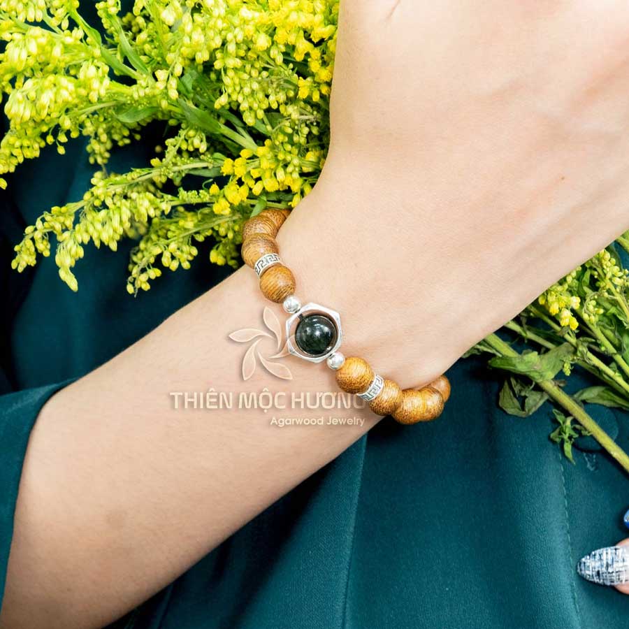 Vòng tay trầm hương chuỗi lục tú bảo trầm 100% tự nhiên Thiên Mộc Hương thành công may mắn bình an