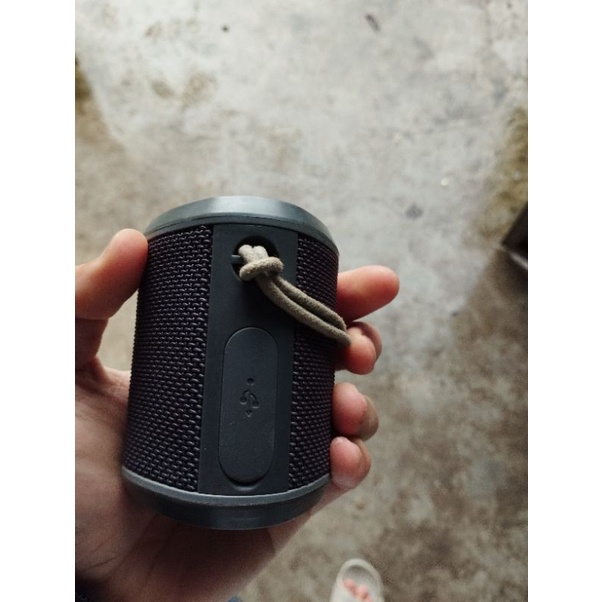 Loa Bluetooth Mozard Y550 cũ màu mâu đen