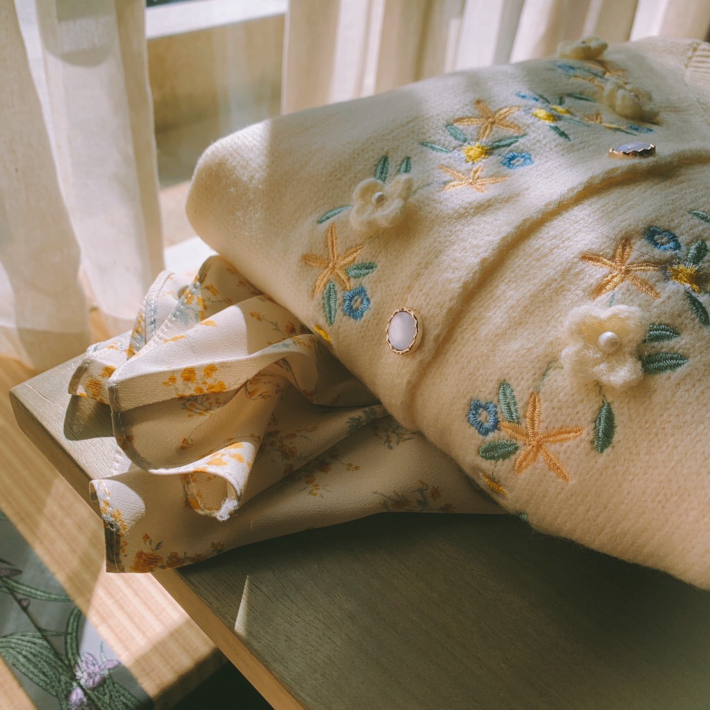 𝗺𝗶𝗲 𝘀𝘁𝘂𝗱𝗶𝗼 - SẴN Áo cardigan thêu hoa mang phong cách retro