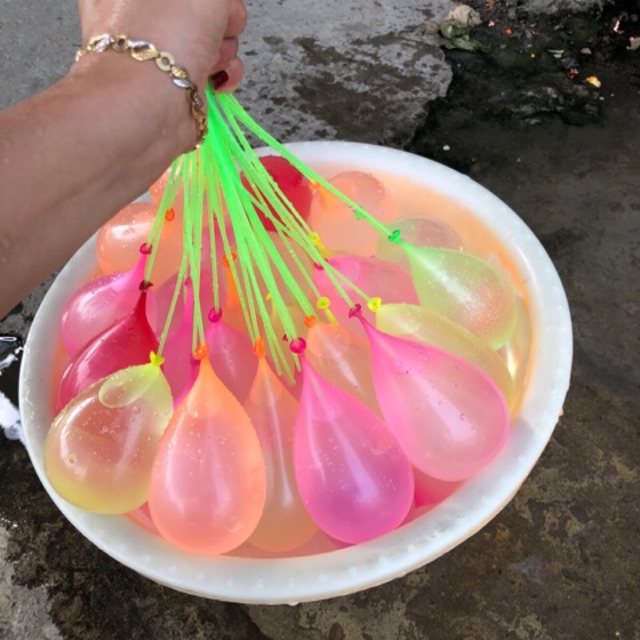 Bộ 111 bong bóng nước có sẵn vòi bơm