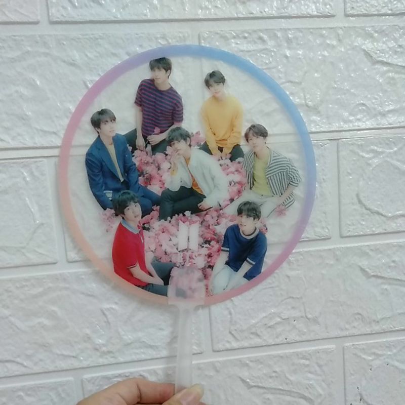quạt nhựa BTS(mua 1 tặng 1 quạt bất kỳ)