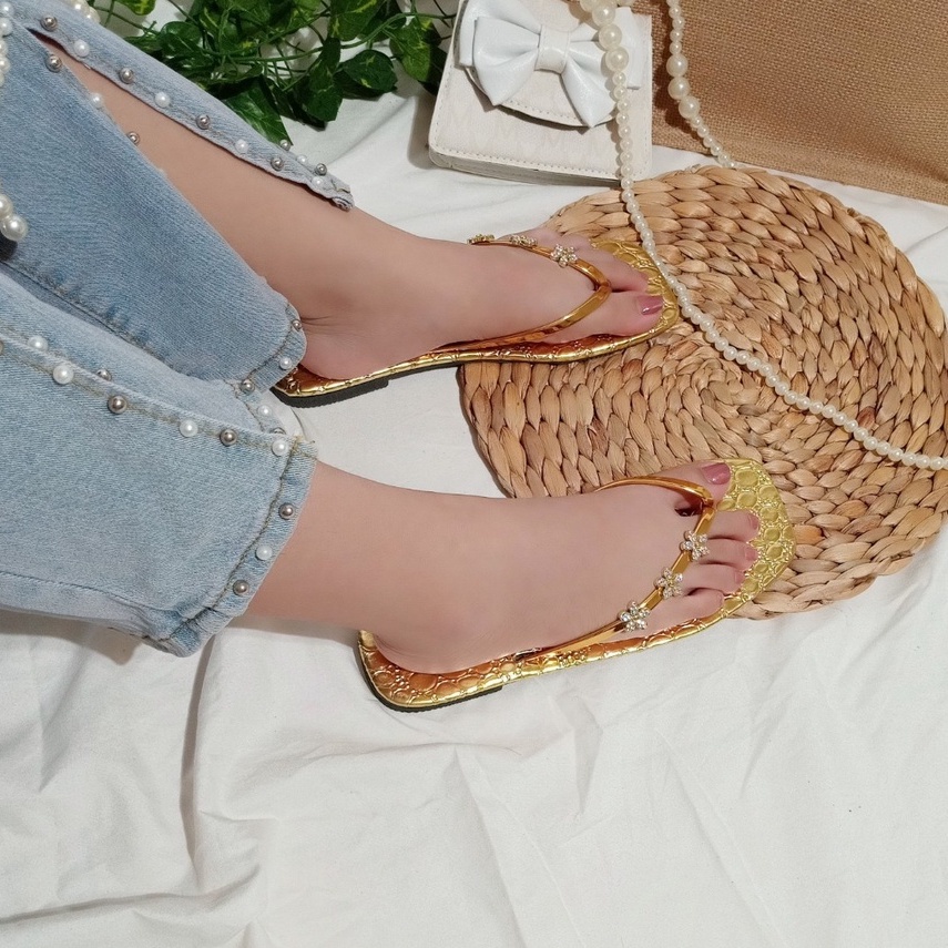 Dép kẹp nữ đính hoa đá sang chảnh 3 màu đen,bạc,vàng lấp lánh-hình thật của shop tự chụp