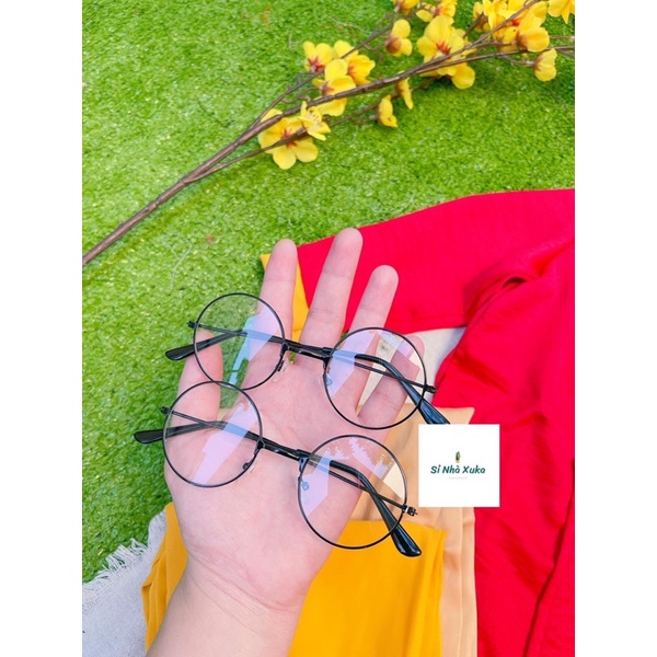 Kính gọng kim loại cho bé chụp hình