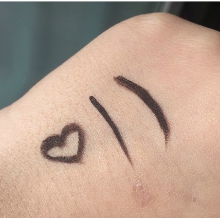 Kẻ mắt và mày dạng gel THE BODY SHOP Smoky 2-In-1 Gel Eyeliner and Brow Definer