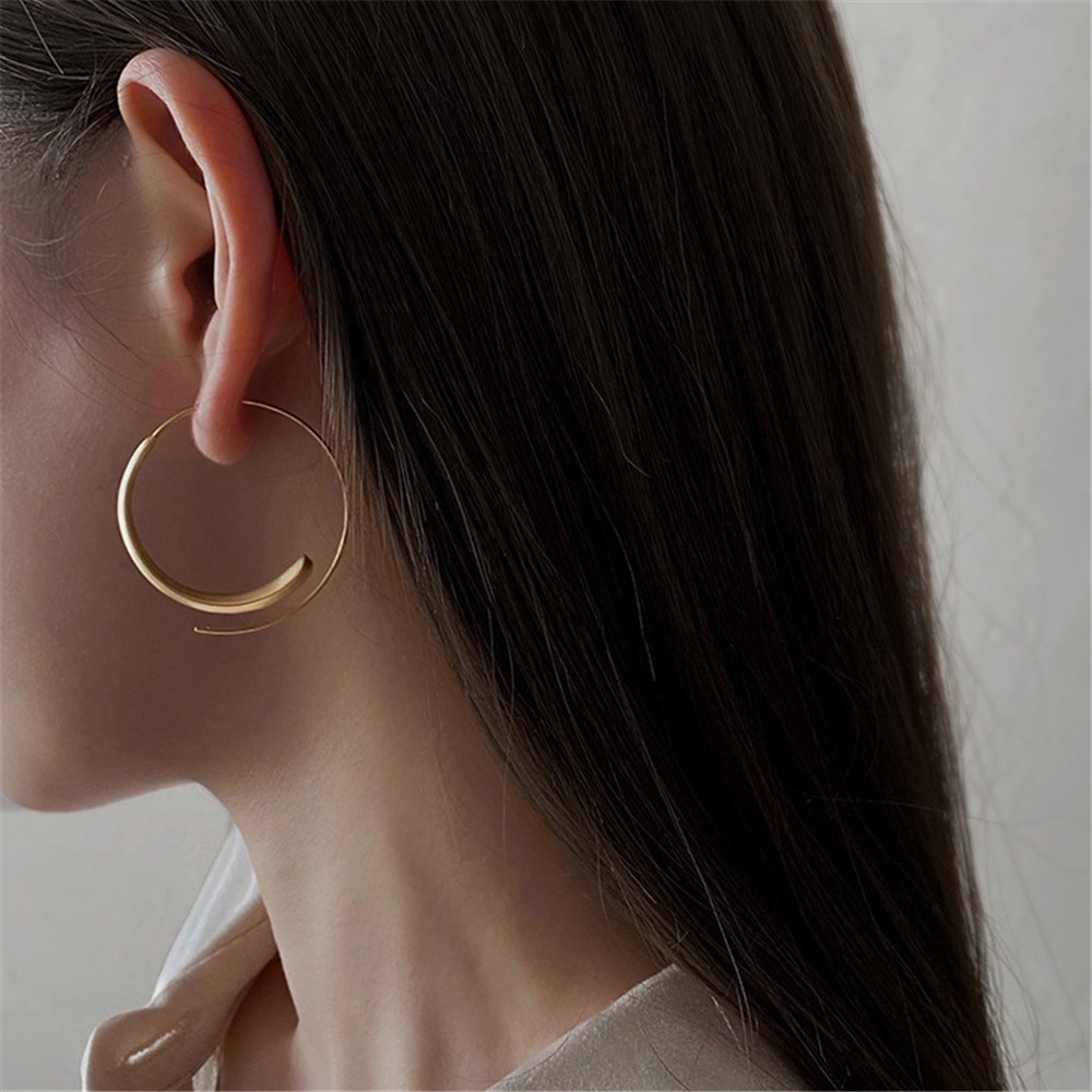 Bông Tai Hình Tròn Màu Vàng Thiết Kế Đơn Giản Thời Trang Sang Trọng Cho Nữ bông tai nữ