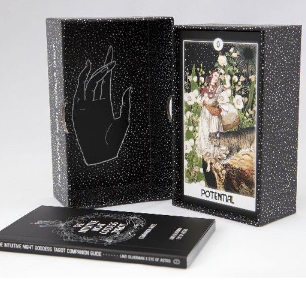 Bài The Intuitive Night Goddess Tarot