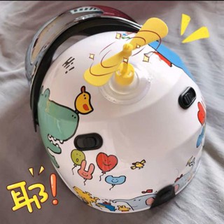 2 chong chóng gắn mũ bảo hiểm Doraemon