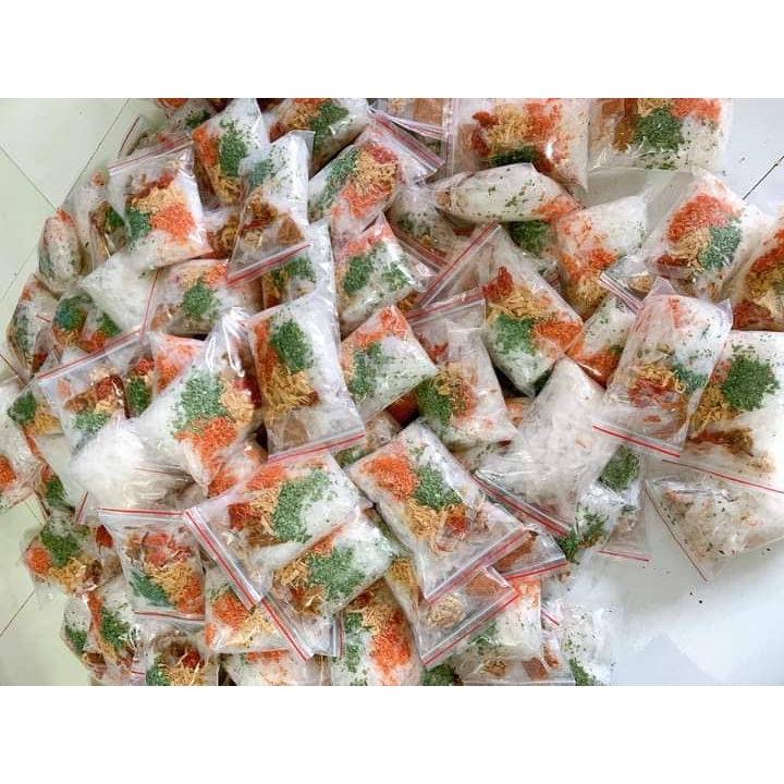 1 bịch bánh tráng trộn để riêng gia vị