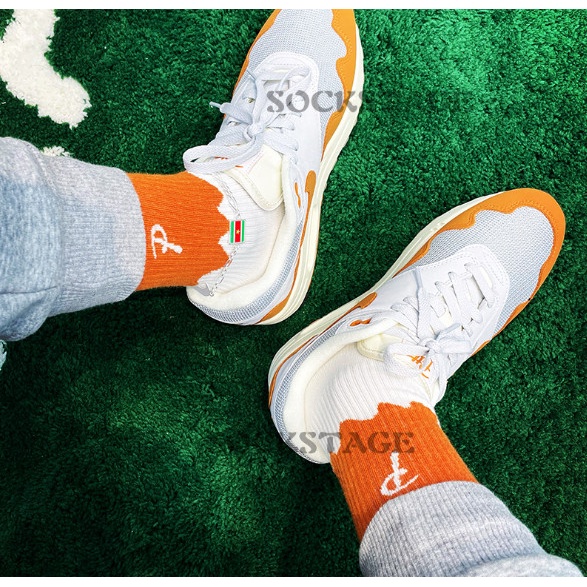 Vớ Tất thể thao cao cổ chữ P phong cách thể thao, trẻ trung và năng động.